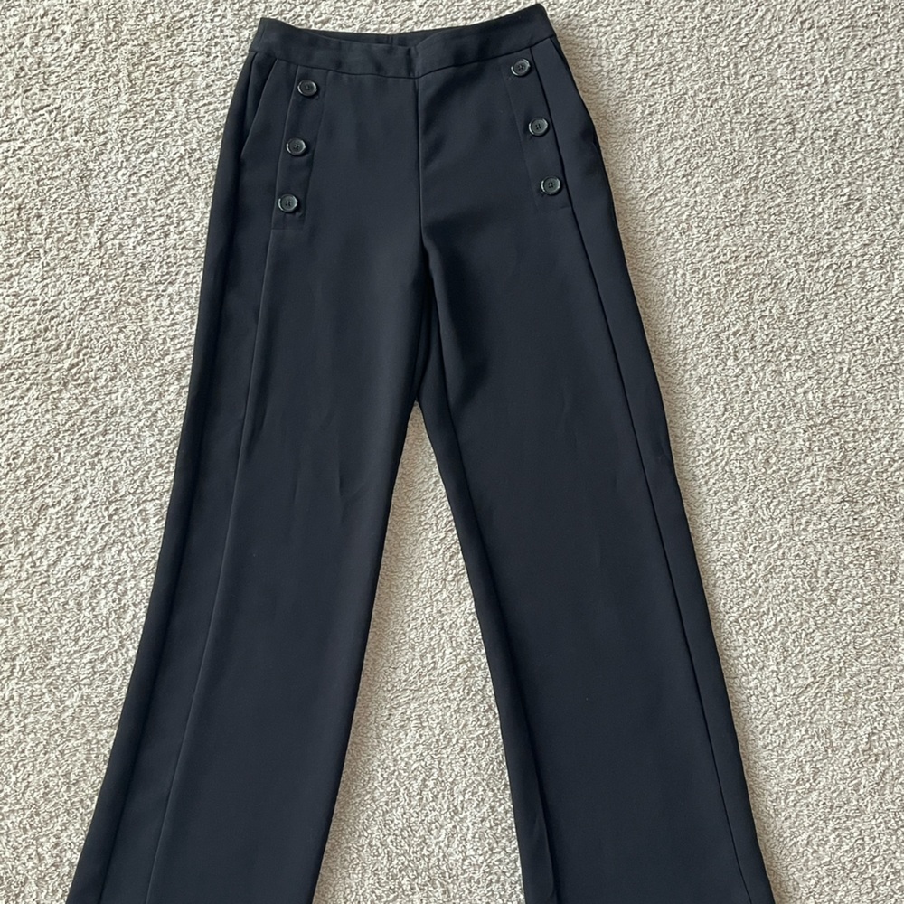 Black trousers; DKNY (Size 2)